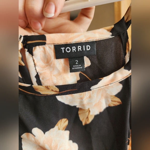 Torrid Floral Sheer Tanktop - Picture 2 of 3